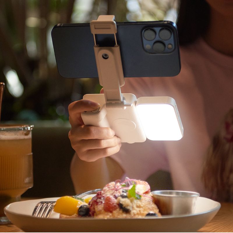 Why Every Mobile Creator Needs a Handheld Stabilizer - ROODTUO